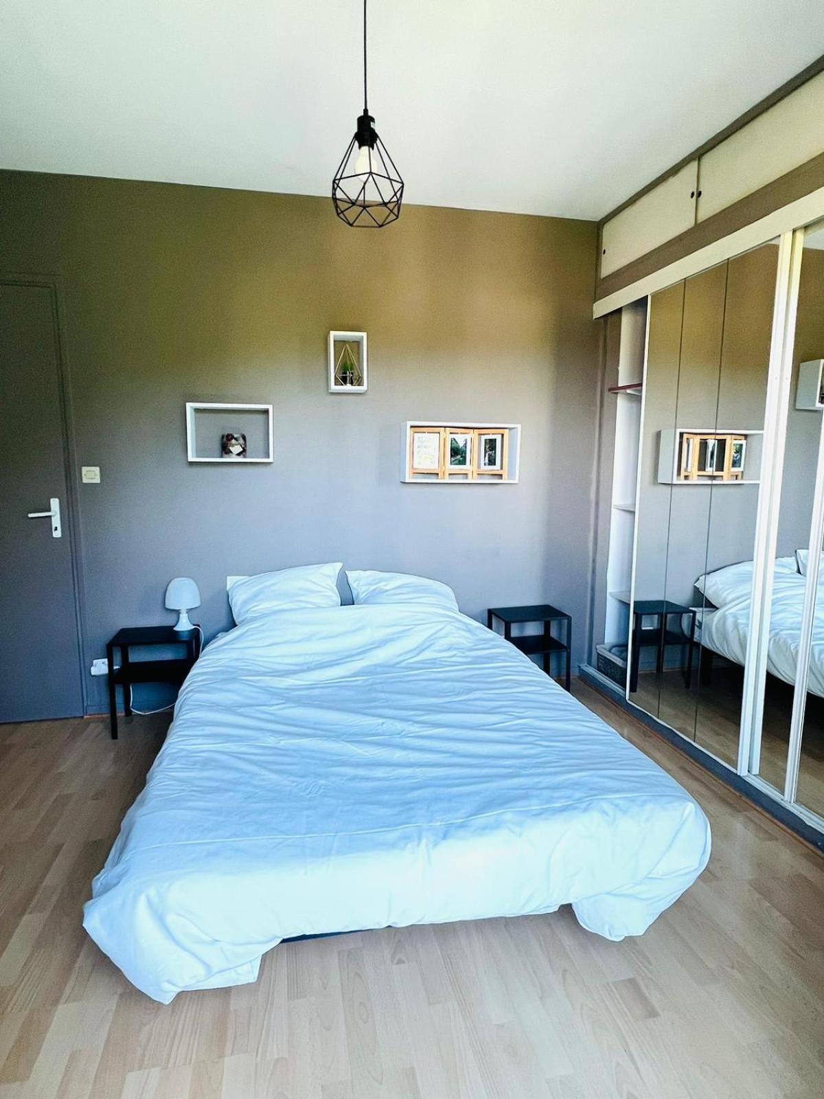Maison Entre Lacs Et Forets Montreal La Cluse Экстерьер фото